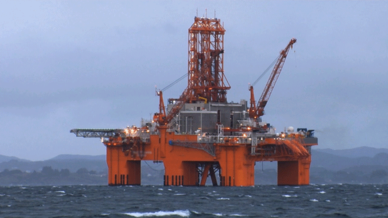 animated GIF: offshore rig